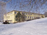 škola v zimě